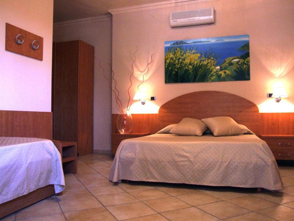 Residence Hotel La Giara Lipari (Isola Lipari) Quarto foto